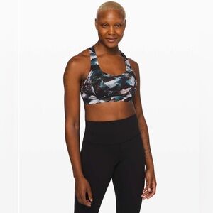 Size 4 Lululemon Free To Be Serene Bra
Glacier Camo Starlight Multi